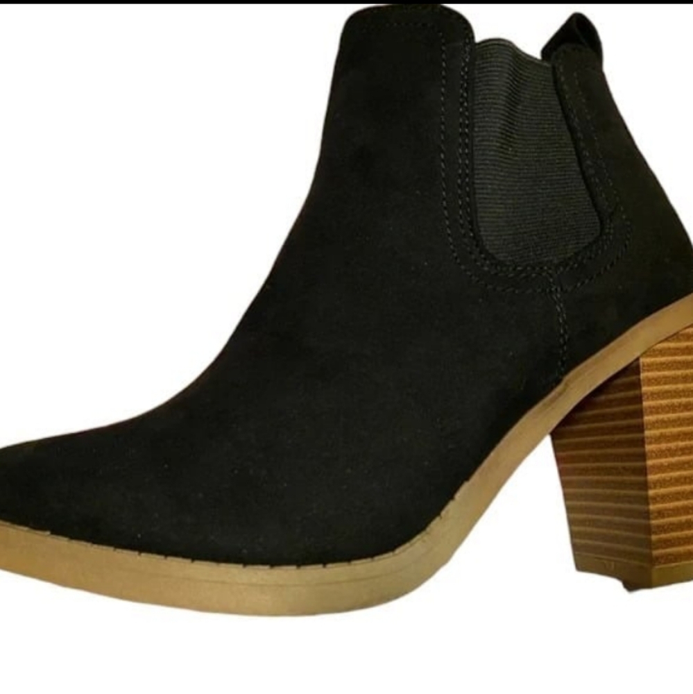 Women's boots black Cairo micro suede sugar boots size 6 new nib